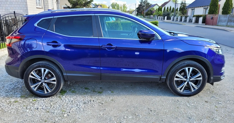 Nissan Qashqai cena 77900 przebieg: 104000, rok produkcji 2018 z Jarocin małe 137